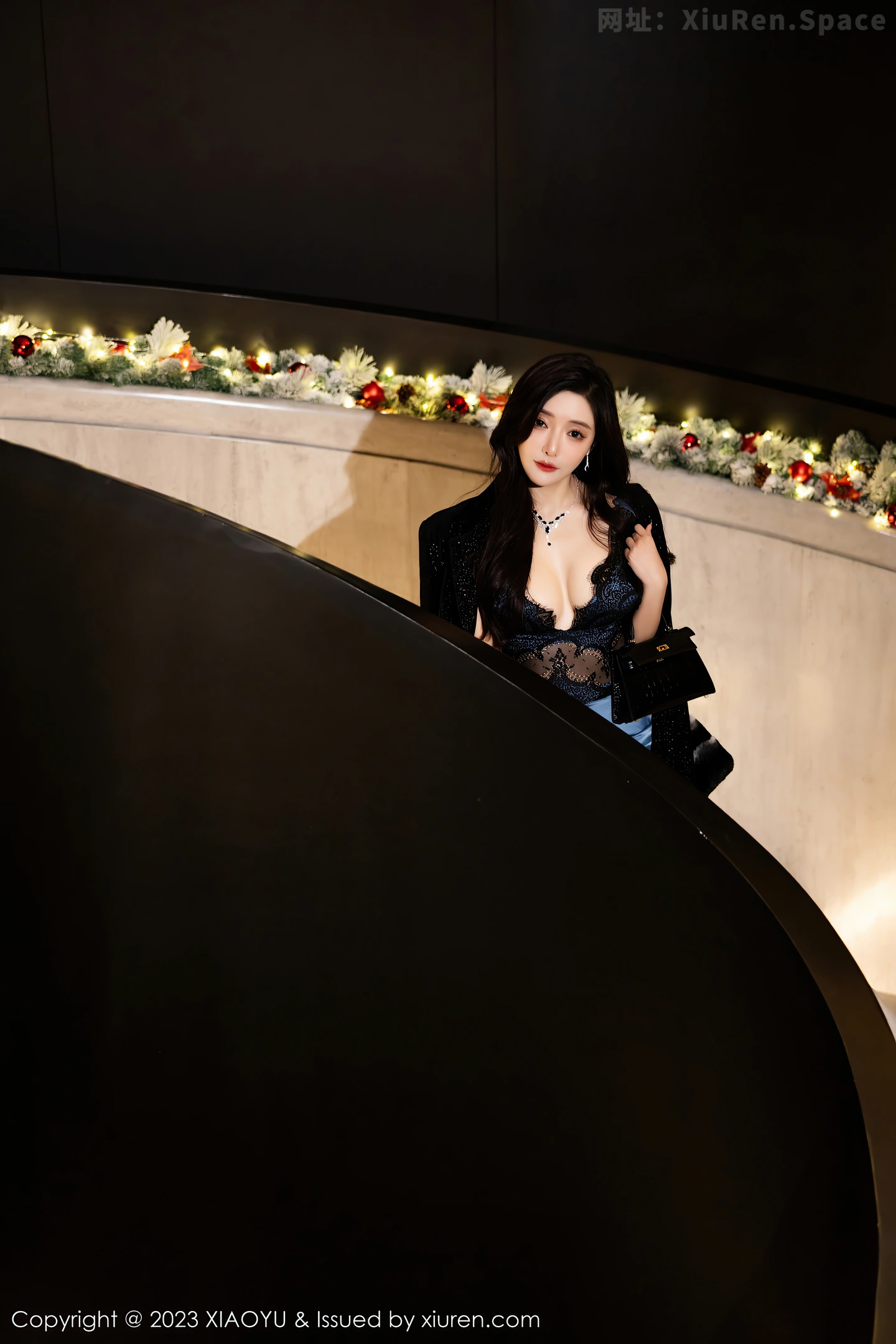 图片[6]-[XiaoYu画语界]Vol.1163 女神王馨瑶yanni性感蓝黑连衣礼裙配黑丝袜秀曼妙身姿诱惑写真93P-秀人网官方网站